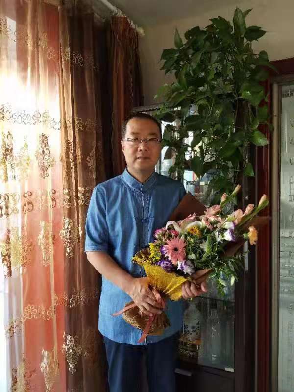 说明: y 说明: y